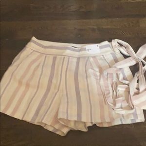 Mid-rise striped Express shorts